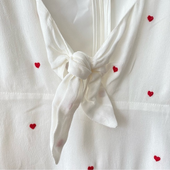 Forever21 White Plunge Neck Tie Front Red Hearts Dress Size Medium - Picture 4 of 10